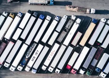 Vocabulário logístico internacional: termos que confundem quem trabalha com operações globais