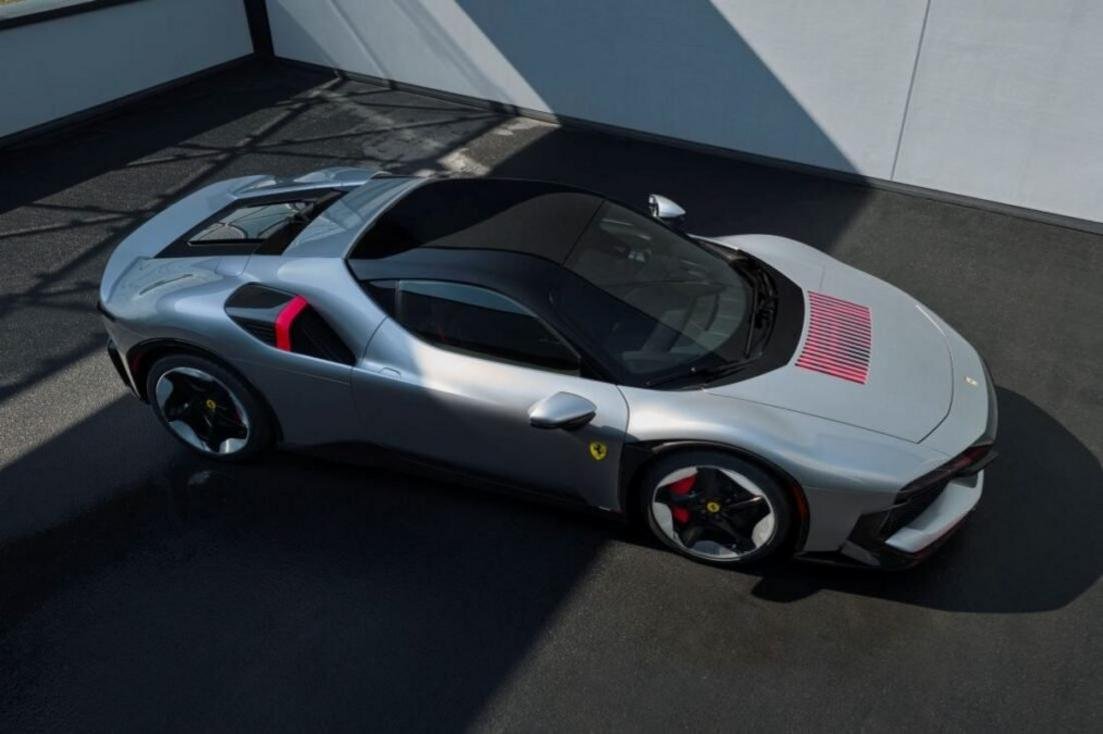 Ferrari CZ26 em exibição