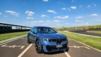 BMW iX3 em ação