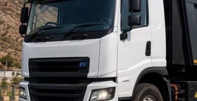 Caminhões elétricos em operação