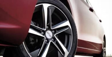 Veículos da BAIC em processo de montagem