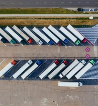 Caminhões em operação