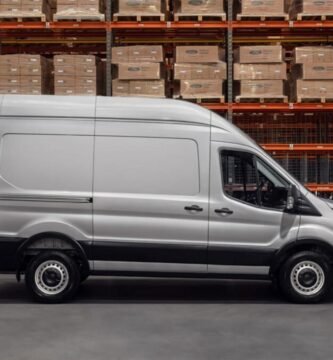 Ford Transit em operação de monitoramento de frotas