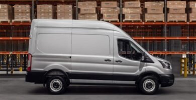Ford Transit em operação de monitoramento de frotas