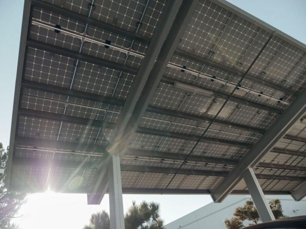 Concessionária BYD com energia solar