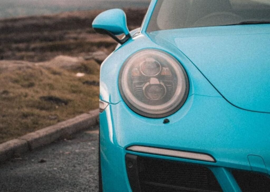 Ilustração da parceria entre Porsche e TCS