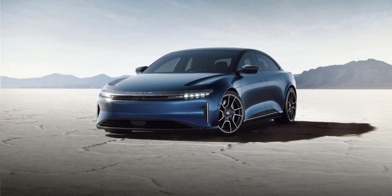 Sedã elétrico Lucid Air em recall