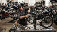 Motocicleta em revisão