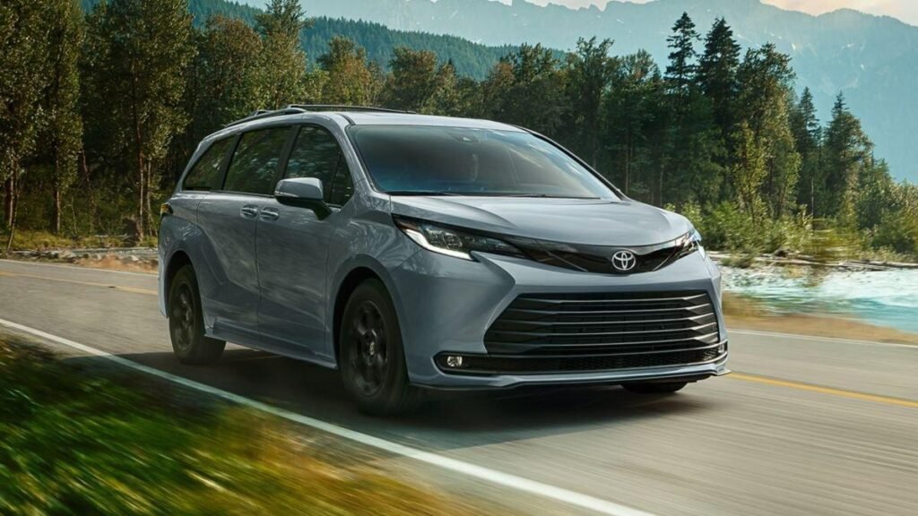 Toyota Sienna em destaque