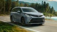 Toyota Sienna em destaque