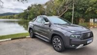 Fiat Toro 2027 em ação na estrada