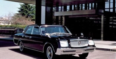 Toyota Century em destaque