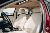 Fornecedores de componentes internos automotivos