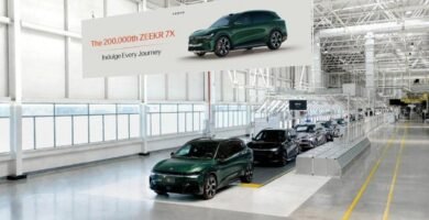 Produção do SUV Zeekr 7X em fábrica