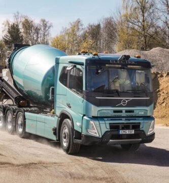 Volvo FH Aero Electric em produção