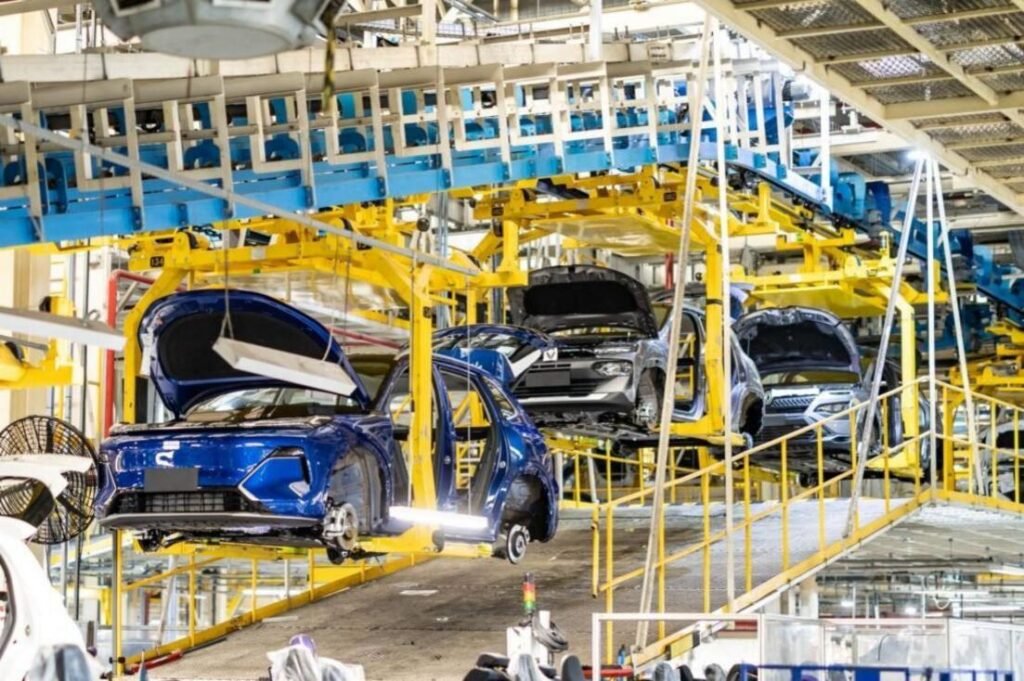 Geely EX5 EM-i em produção
