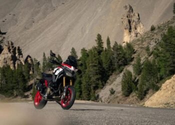 Ducati Multistrada V4 Pikes Peak 2027 em destaque