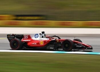 Charles Leclerc no treino livre da F1 em Sepang