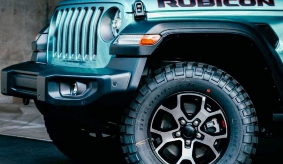 Imagem ilustrativa do recall da câmera de ré em veículos Jeep e Ram.