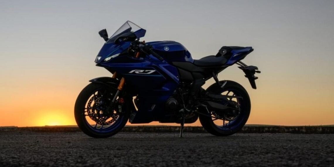 Yamaha R7