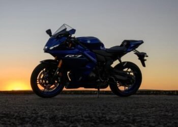 Yamaha R7