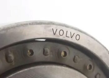 Imagem histórica do primeiro carro Volvo