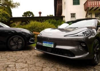 SUV IM6 da MG Motor em destaque