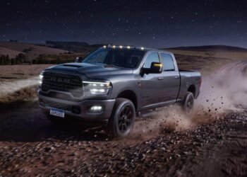 Picape Ram 2500 Laramie Night Edition
