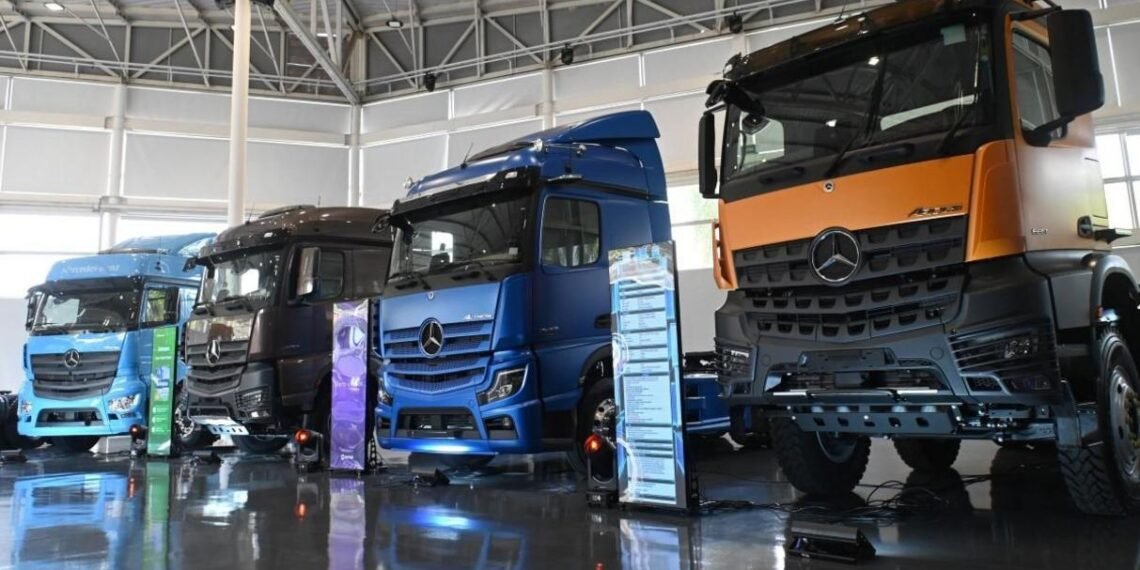 Caminhões da Mercedes-Benz na Fenatran 2026