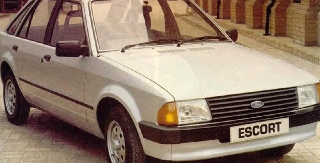 Ford Escort durante a fabricação