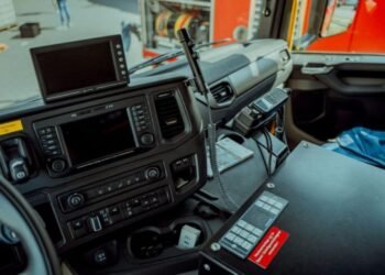 Caminhão autônomo em operação